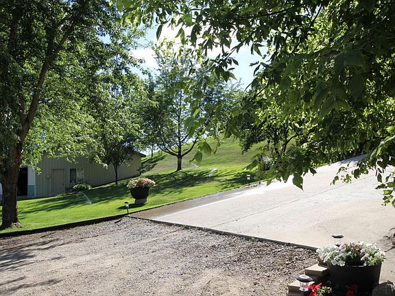 4th image of 35403 Rolling Hills Dr