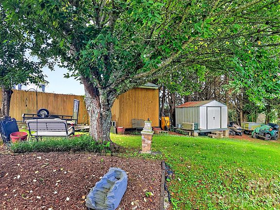 4th image of 26 Sweet Briar Path Way