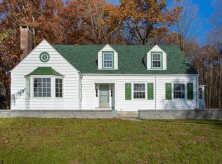 27 Freedom Rd, Pleasant Valley, NY 12569