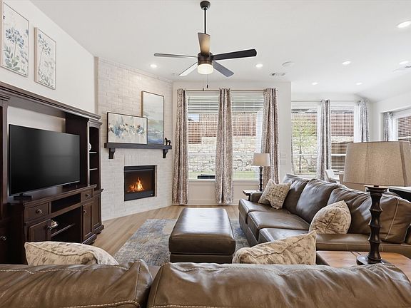 4th image of 505 Red Barn Dr
