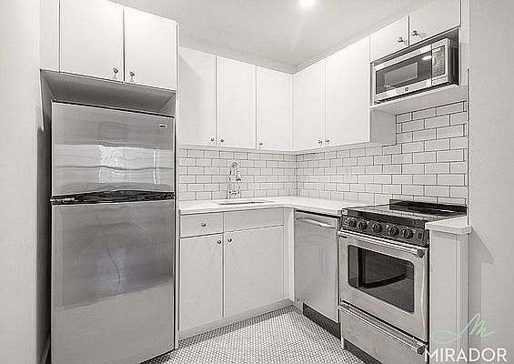 3rd image of 132 E 45th St APT 9C
