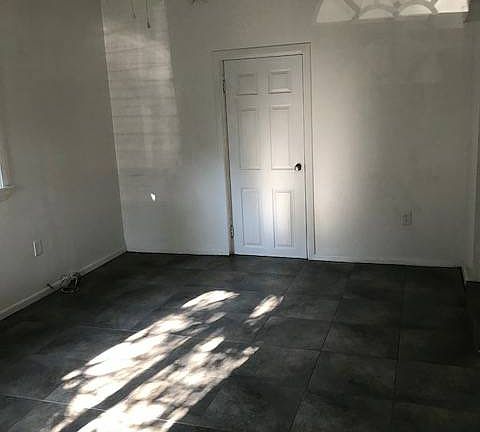 2nd image of 4 Idaho Ct