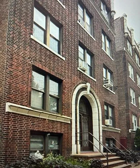 177 W 48th St #9 — Photo 1