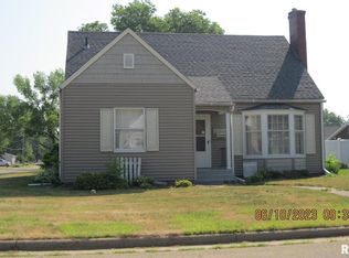 624 4th Ave, Camanche, IA
