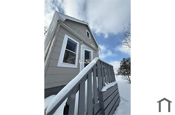 Building Photo - 17421 Broadway Ave
