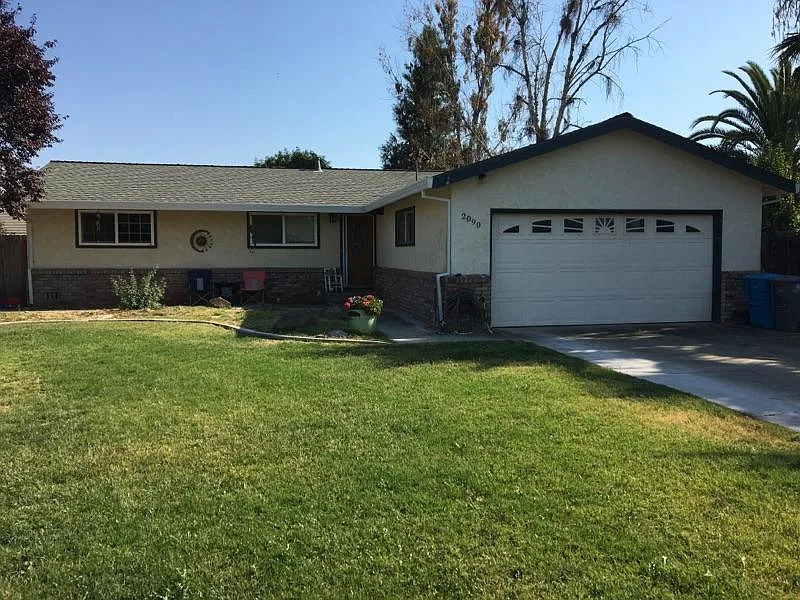 2090 Patricia Dr photo 1
