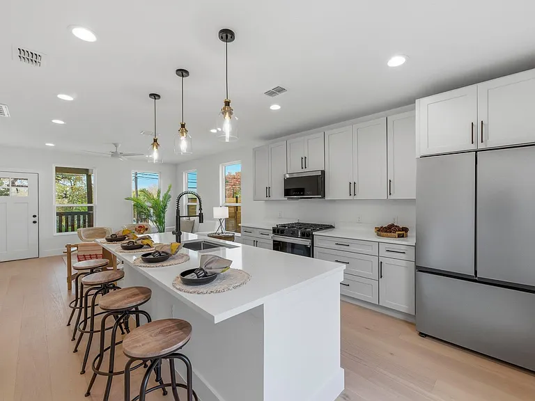 1199 Coleto St — Photo 10