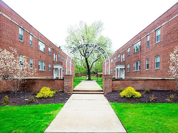 2nd image of 16015 Van Aken Blvd APT 103