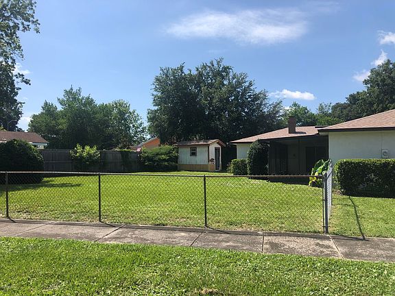 4th image of 6053 Anglia Dr