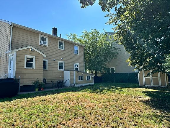 5th image of 183 Grove St #1