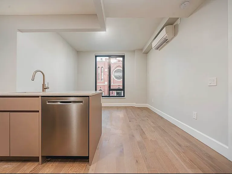 262 9th St #650 — Photo 4