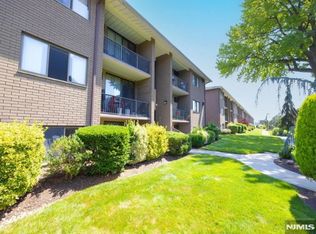 464 Liberty St APT 110, Little Ferry, NJ 07643