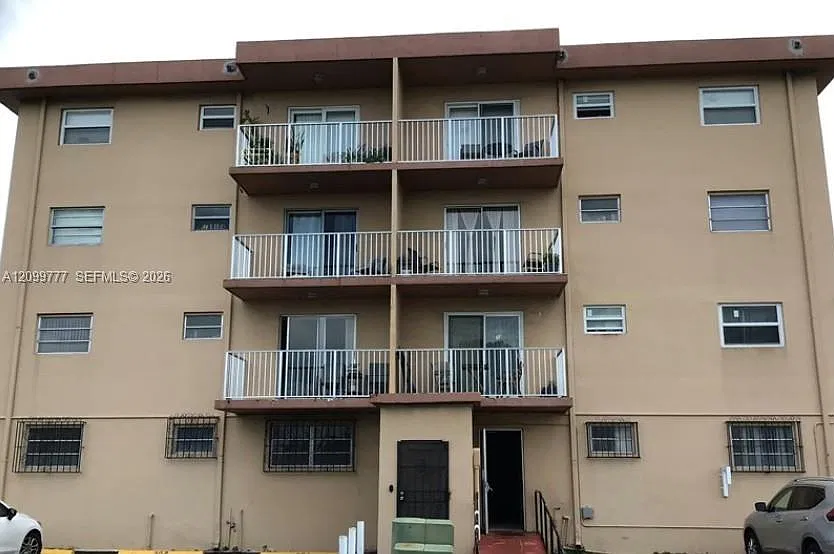 Building Photo 3