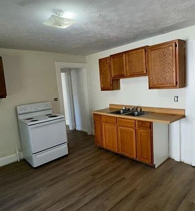 2nd image of 475 Stelton Rd #479