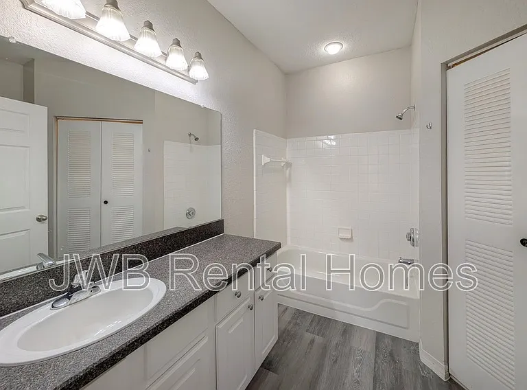 13700 Richmond Park Dr N #1002 — Photo 18