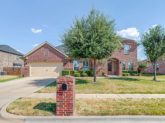 3rd image of 124 Lone Oak Dr