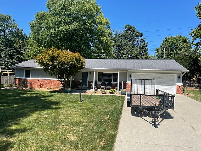 2560 Glen Hill Dr — Photo 3