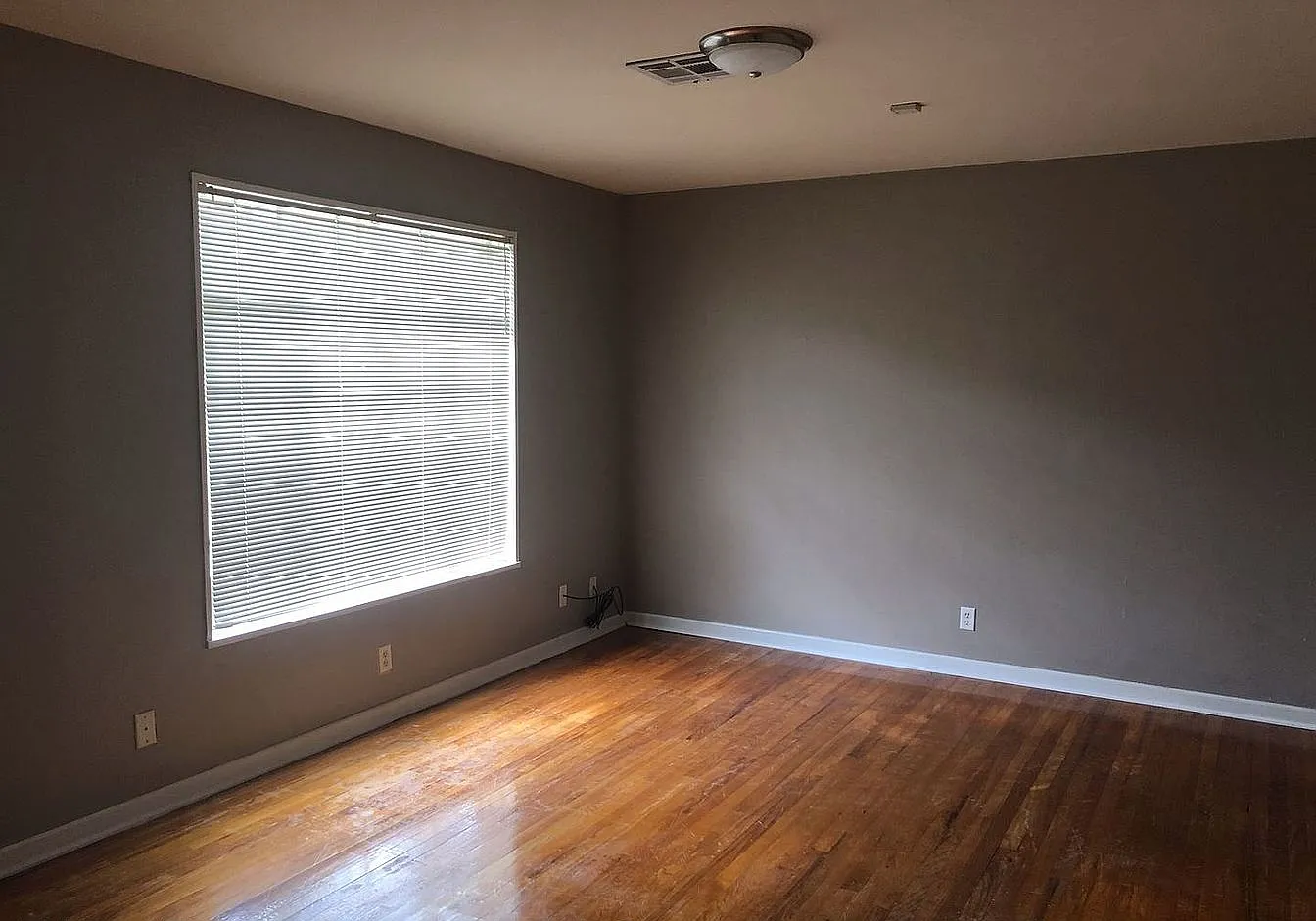 3 bed, 1800 sqft, $750 — Photo 3