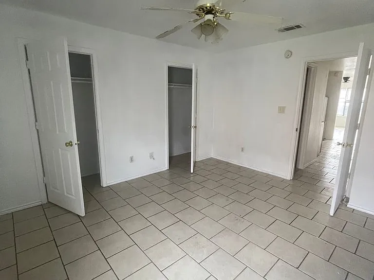 3404 Barcelona Dr — Photo 8