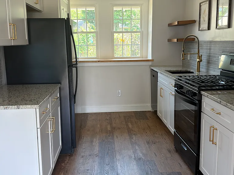 306 W Wayne Ave — Photo 2