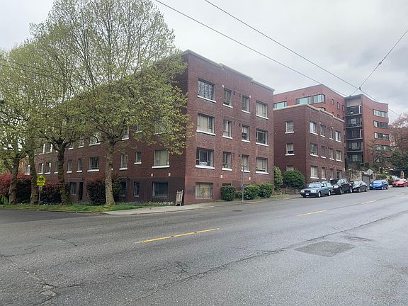3rd image of 1305 Queen Anne Ave N #209