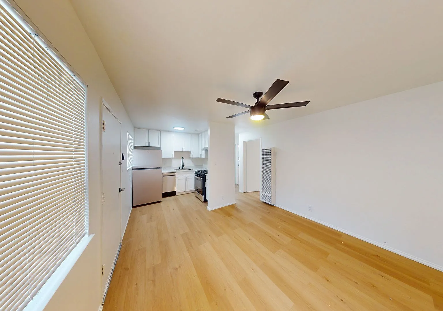 1520 Castro St — Photo 2