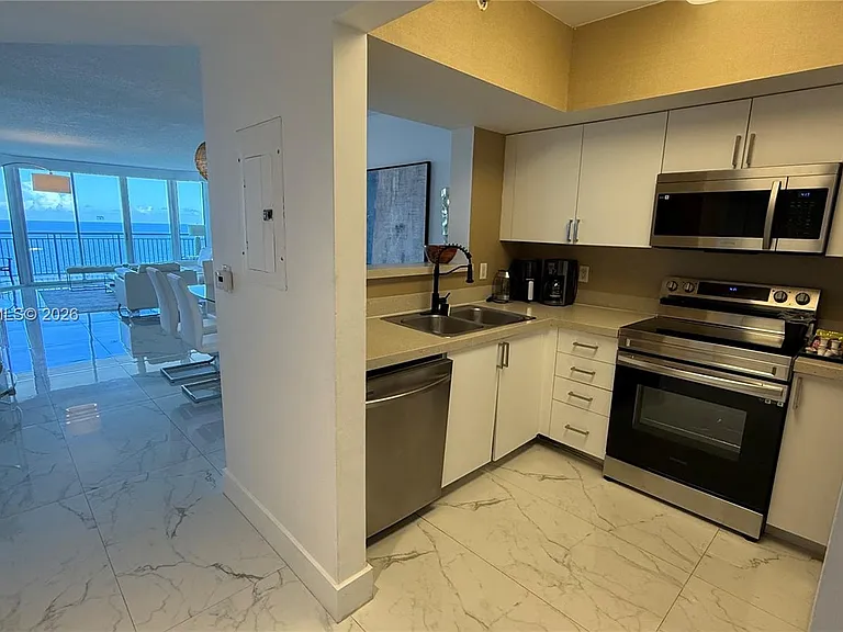 17375 Collins Ave #1901 — Photo 3