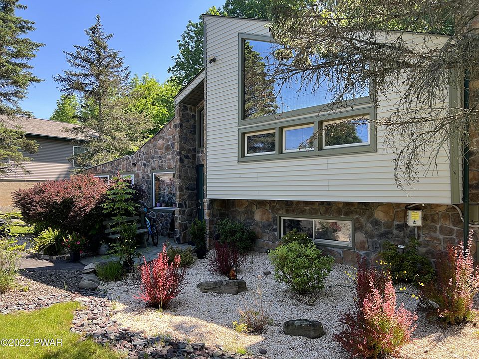 1st image of 16 Woodhill Ln