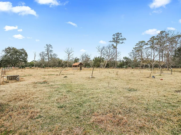 9009 Lazy Ln — Photo 37