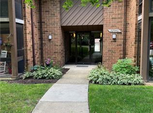 22940 Mastick Rd APT 201, Cleveland, OH 44126