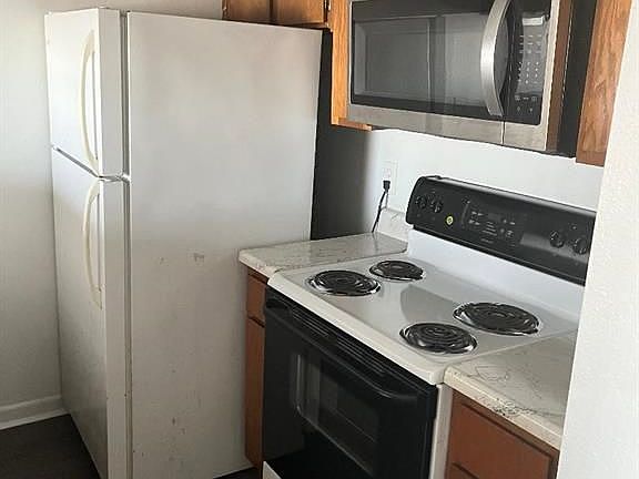 4th image of 2820 S Bartell Dr APT 21