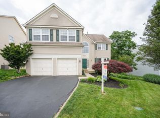 43191 Maple Cross St, Chantilly, VA 20152