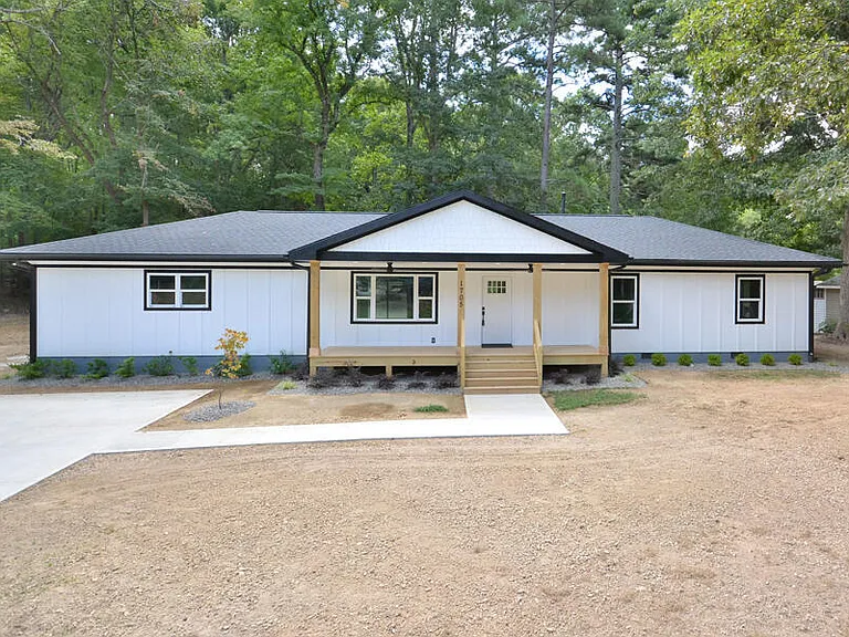 1705 Mason Rd — Photo 2