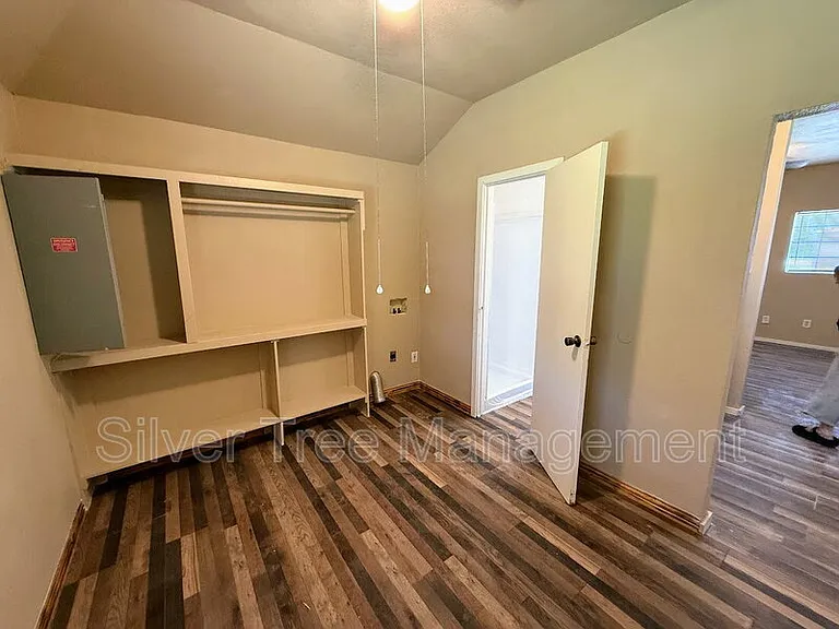 260 Lark Meadow Dr #D — Photo 15