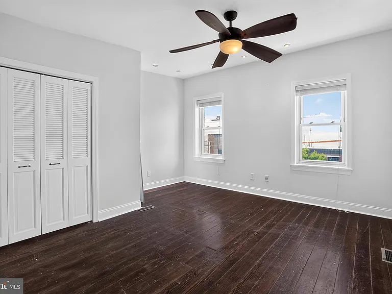 2623 Emerald St — Photo 11