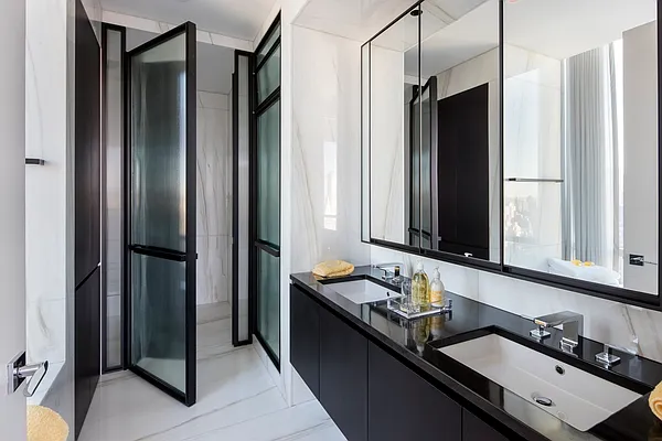 Sold by Extell Marketing Group | media 19