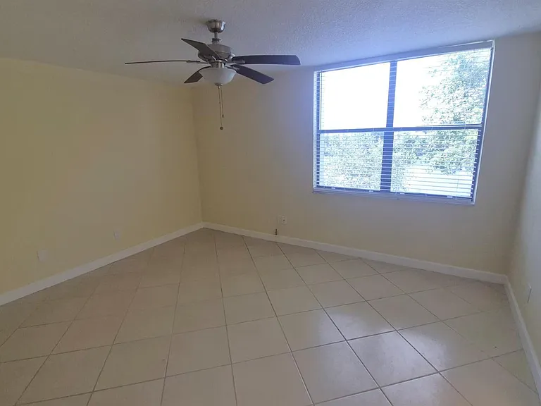 820 Lavers Cir #G409 — Photo 15