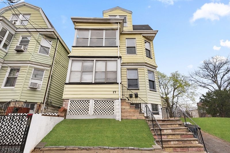 1st image of 17 Gladstone Ave #2