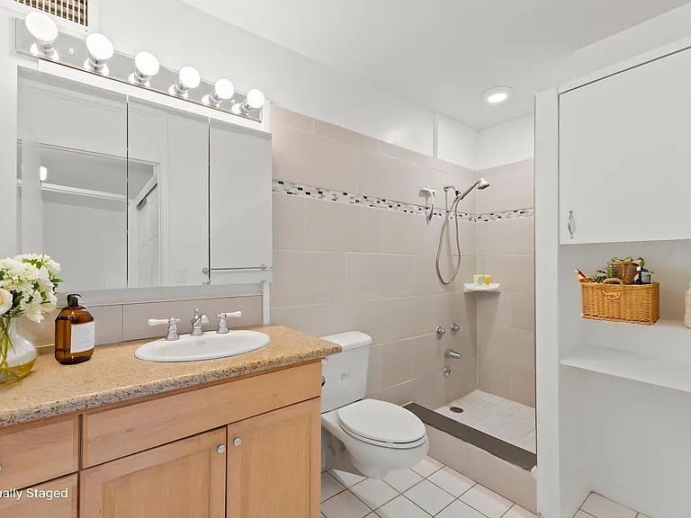 419A Atkinson Dr #207 — Photo 5