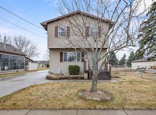 137 Gruenwald Ave, Neenah, WI