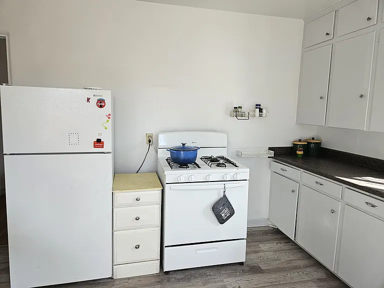 219
Kitchen
New Oven/Stove Coming!