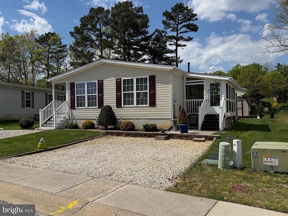 1st image of 16 Dogwood Ln