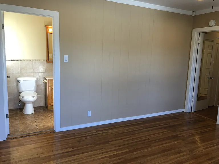 507 E Cypress St — Photo 13