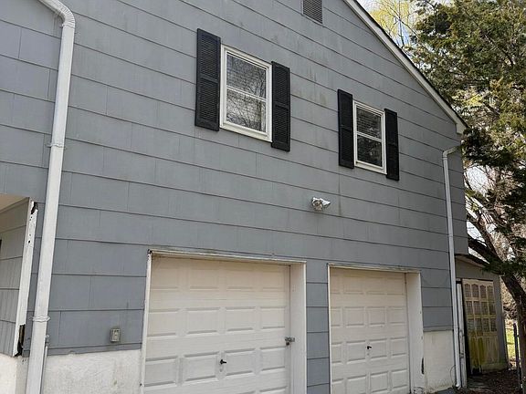 3rd image of 350 Bartley Road