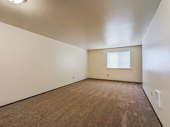 4th image of 9722 272nd Pl NW APT 3