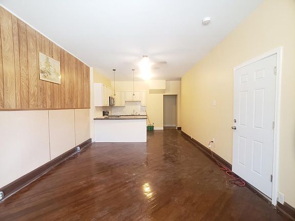 2nd image of 2942 Richmond St Unit 1