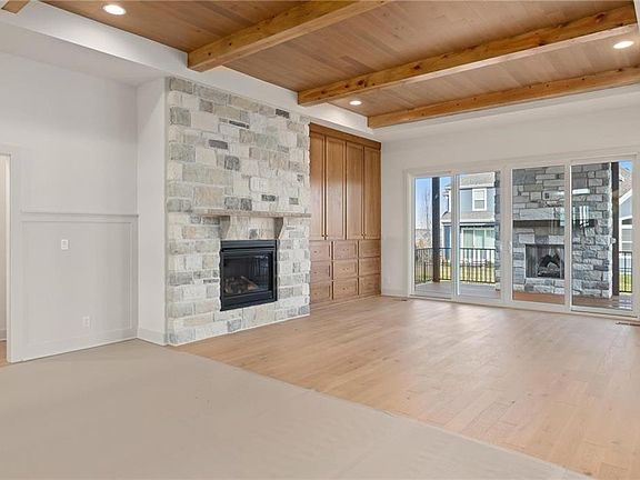 5th image of 16701 Rosehill St