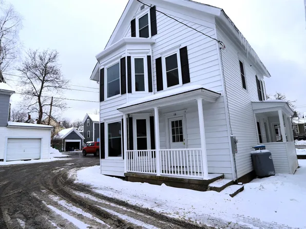 16 Short Street, Newport City, VT 05855