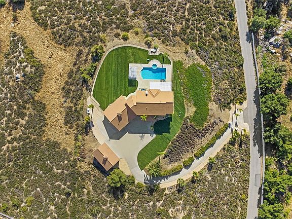 3rd image of 38475 Calaveras Rd