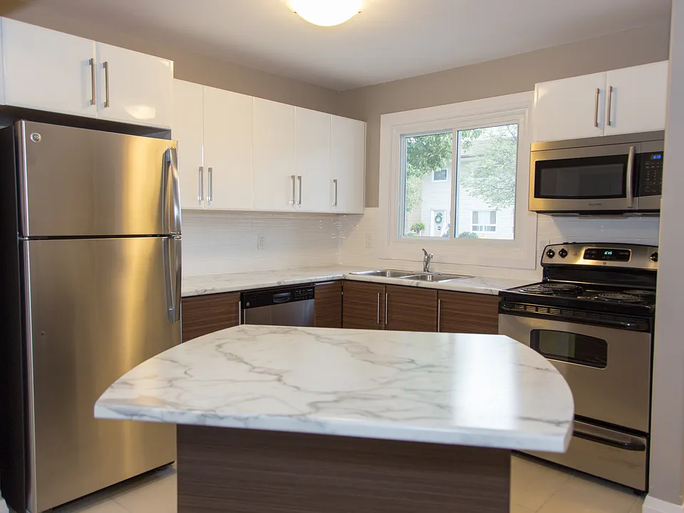 1717 Lansing Ave #42